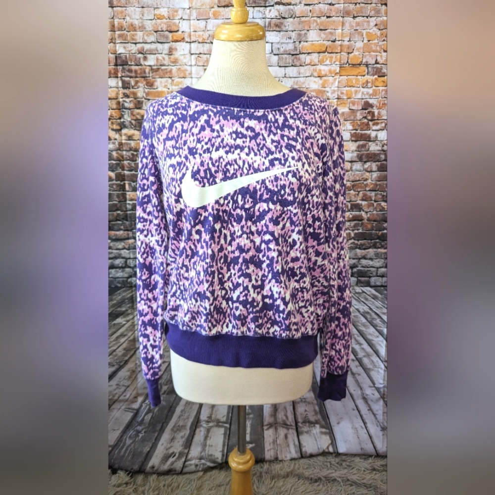 Vintage NIKE White and Purple designed crew neck sweater (030061-309)